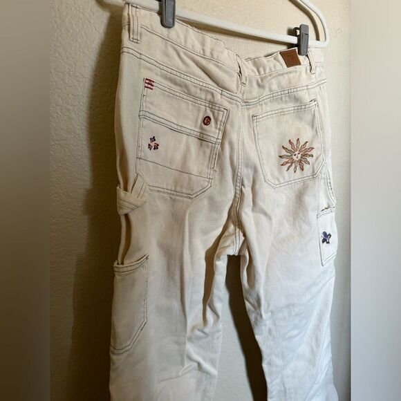 BDG High-Waisted Carpenter Jean Embroidered Ecru Sz 32 - Picture 5 of 11